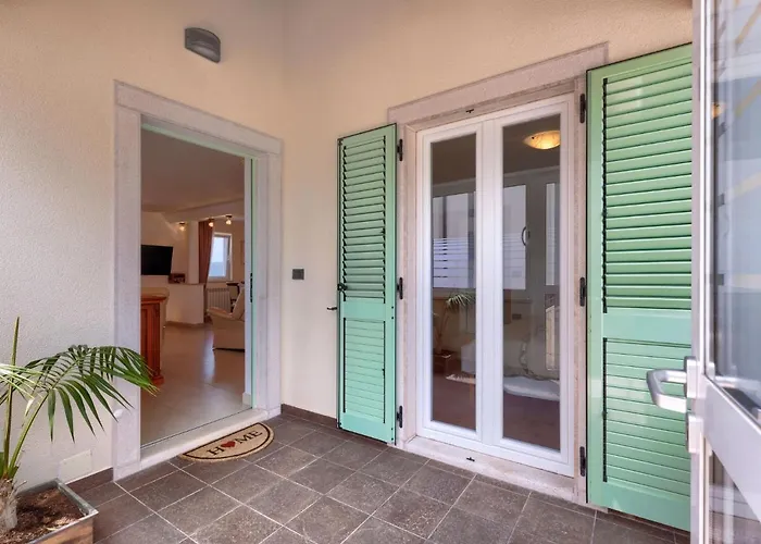 Dina By Interhome Semesterbostad Trget