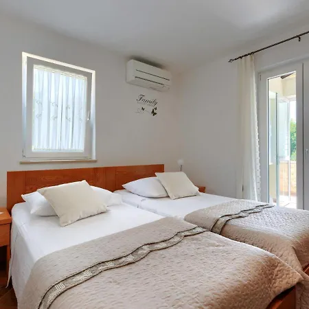 Oliva By Interhome Appartement Trget