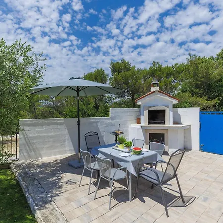 Oliva By Interhome * Trget